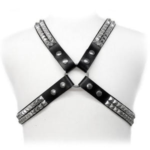 CORPS EN CUIR - HARNAIS À CLOUS PYRAMIDE - LoveYou.lv