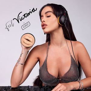 KIIROO - FEEL VICTORIA JUNE BOCA KIIROO
