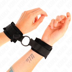 KINK - BEGINNER FUR HAND CUFFS 25 CM WITH O-RING 4 CM BLACK ADJUSTABLE 15-25 CM - LoveYou.lv