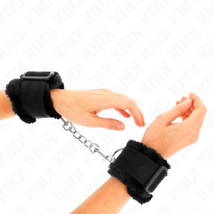 KINK - FURRY LINED WRIST RESTRAINTS BLACK ADJUSTABLE 17-31 CM X 7 CM - LoveYou.lv